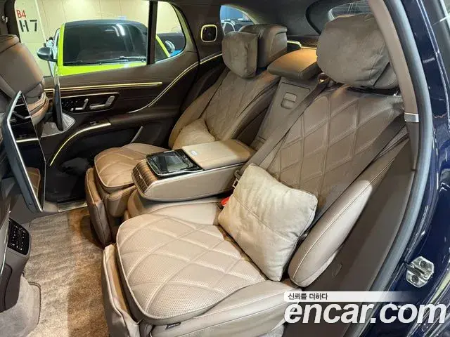 Mercedes-Benz EQS SUV 2024 — Photo 18/20