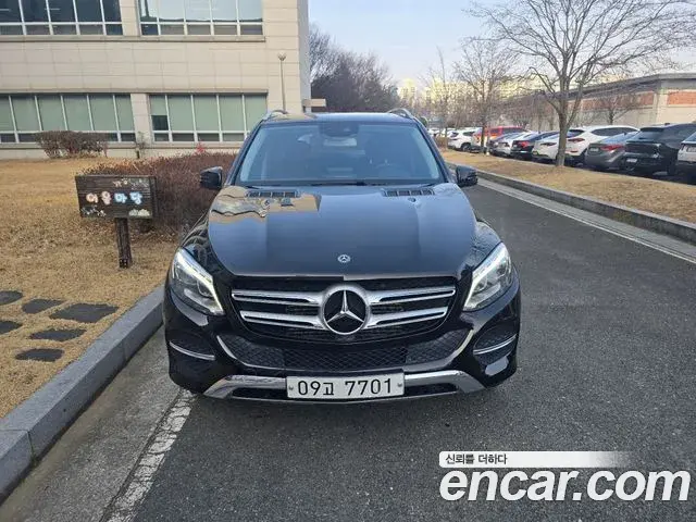Mercedes-Benz GLE-Class 2018 — Photo 19/20