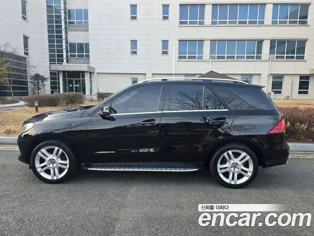 Mercedes-Benz GLE-Class 2018 — Photo 8/20