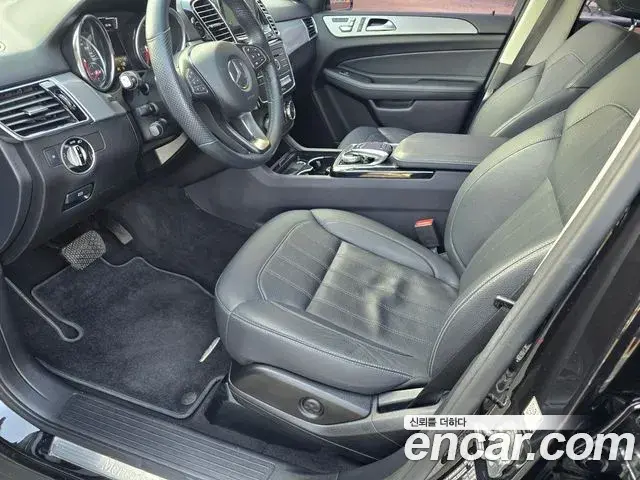 Mercedes-Benz GLE-Class 2018 — Photo 7/20