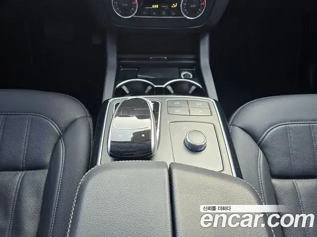Mercedes-Benz GLE-Class 2018 — Photo 12/20
