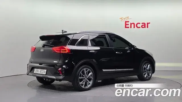 Kia Niro 2019 — Şəkil 18/20