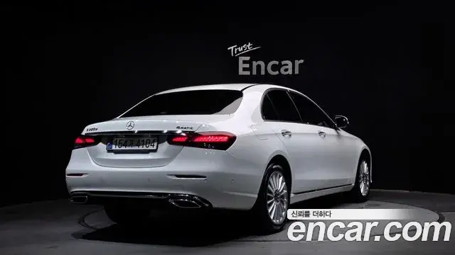 Mercedes-Benz E-Class 2023 — ფოტო 10/20