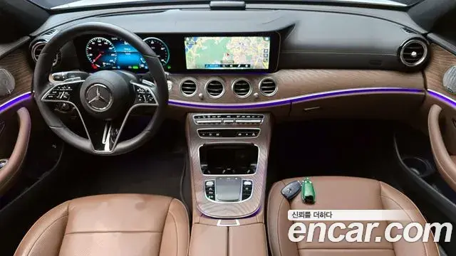 Mercedes-Benz E-Class 2023 — ფოტო 5/20