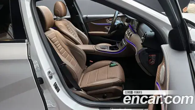 Mercedes-Benz E-Class 2023 — ფოტო 12/20