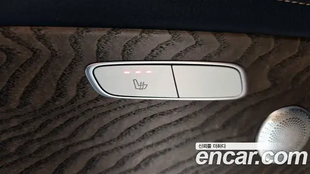 Mercedes-Benz E-Class 2023 — ფოტო 20/20
