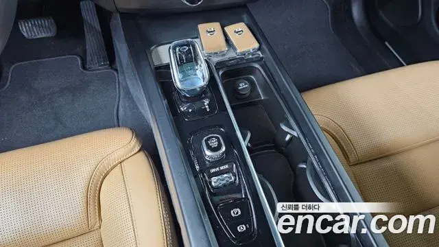 Volvo XC60 2020 — Şəkil 12/20