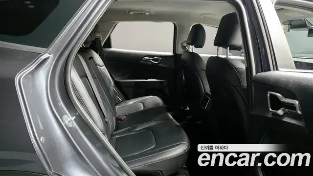 Kia Sportage 2021 — Фото 12/20