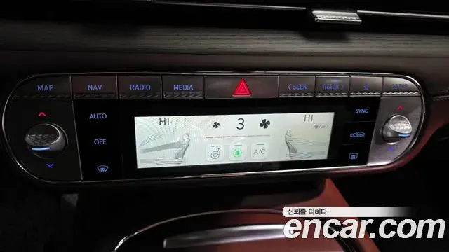 Genesis G90 2023 — Photo 17/20