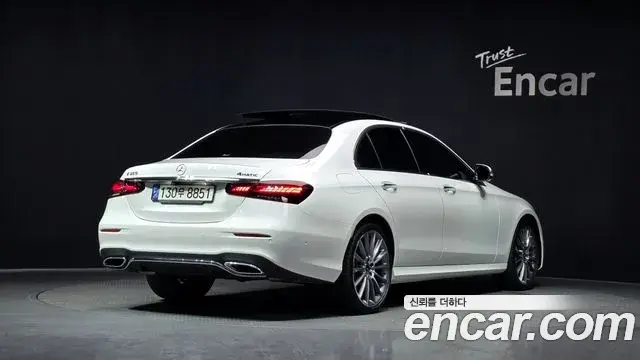 Mercedes-Benz E-Class 2021 — ფოტო 19/20