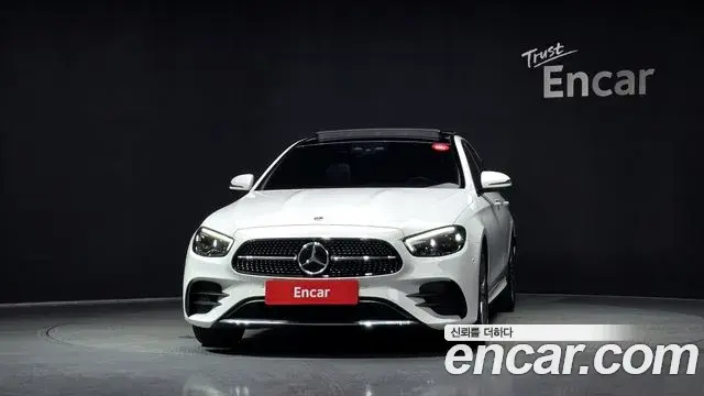 Mercedes-Benz E-Class 2021 — ფოტო 15/20