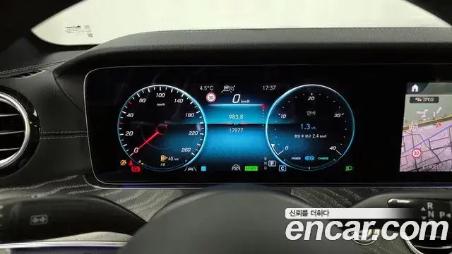 Mercedes-Benz E-Class 2021 — ფოტო 5/20