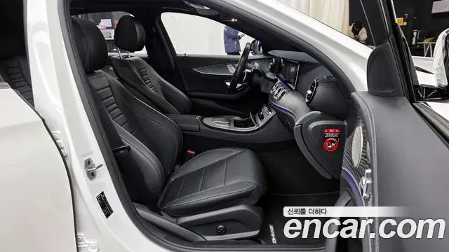 Mercedes-Benz E-Class 2021 — ფოტო 6/20