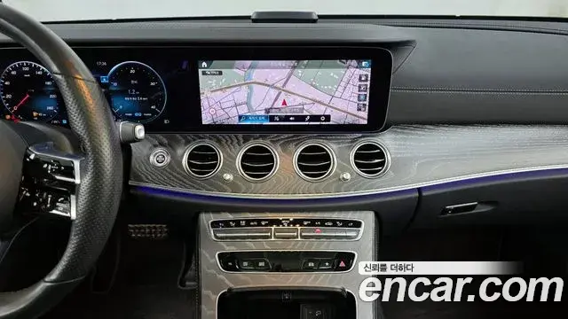 Mercedes-Benz E-Class 2021 — ფოტო 12/20