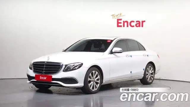 Mercedes-Benz E-Class 2018 — ფოტო 5/20