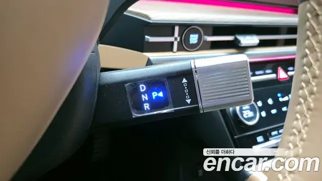 Hyundai Santa Fe 2025 — ფოტო 6/20