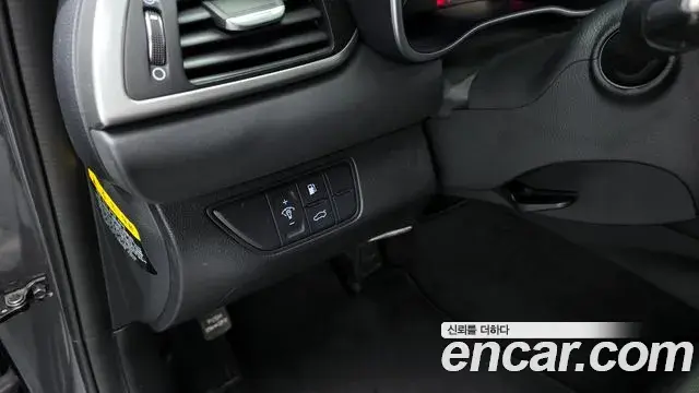 Genesis G70 2018 — ფოტო 8/20