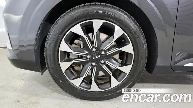 Kia Carnival 2023 — Фото 5/20