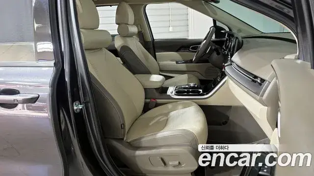 Kia Carnival 2023 — Фото 10/20