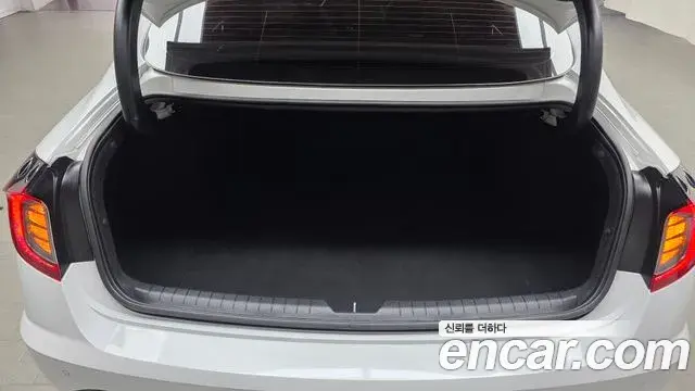 Hyundai Sonata Hybrid 2022 — Şəkil 17/20