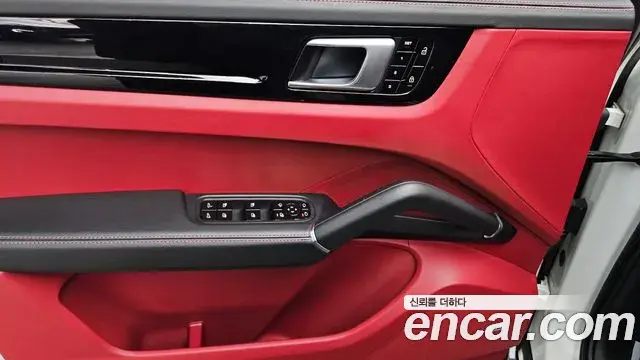 Porsche Cayenne 2021 — ფოტო 3/20