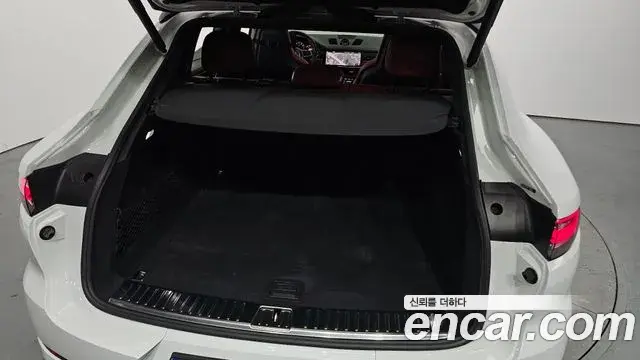 Porsche Cayenne 2021 — ფოტო 10/20
