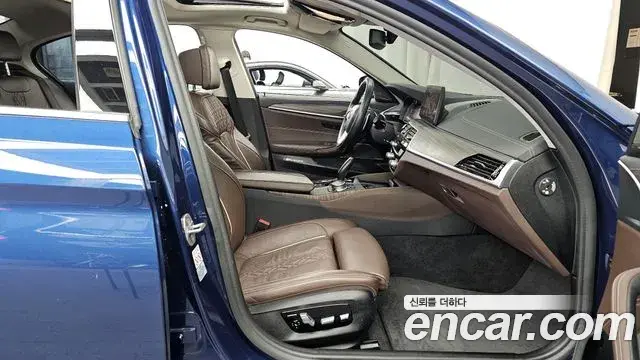 BMW 5 Series 2021 — ფოტო 5/20