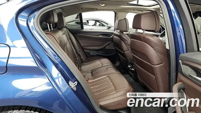BMW 5 Series 2021 — ფოტო 13/20