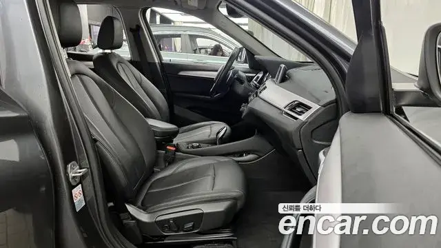 BMW X1 2020 — Photo 14/20