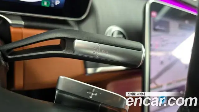 Mercedes-Benz S-Class 2022 — ფოტო 19/20