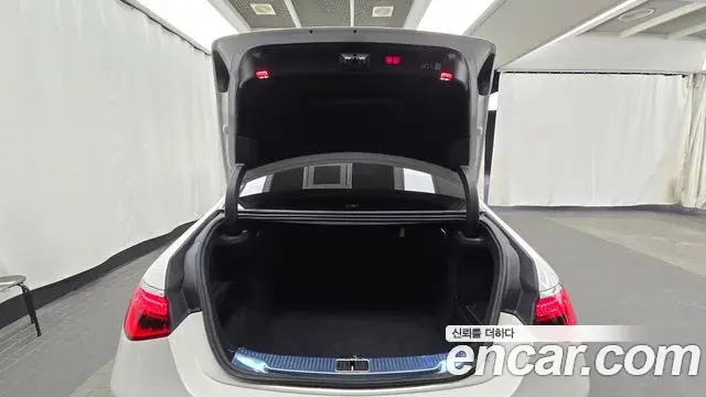 Mercedes-Benz S-Class 2022 — ფოტო 16/20