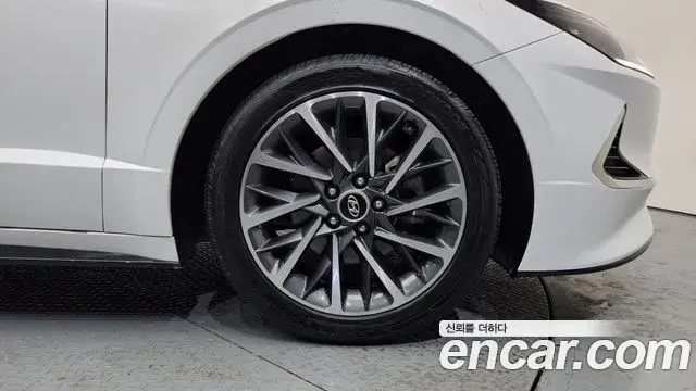Hyundai Sonata 2019 — Фото 5/20