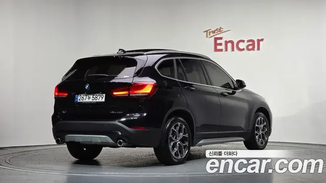 BMW X1 2021 — Şəkil 15/20