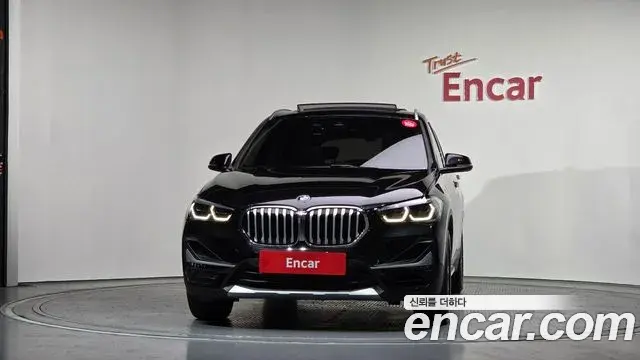 BMW X1 2021 — Şəkil 12/20