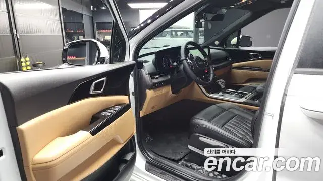 Kia Carnival 2023 — Şəkil 18/20