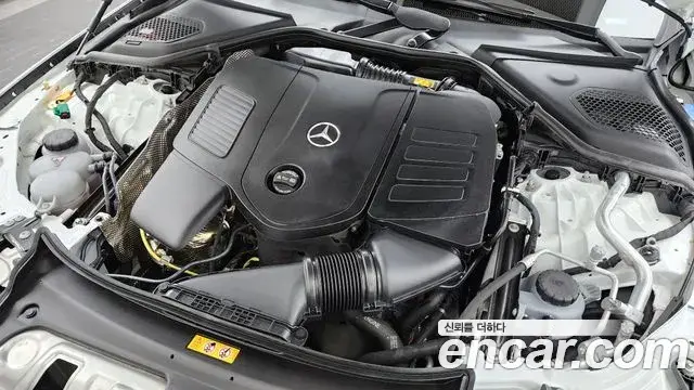 Mercedes-Benz E-Class 2025 — Photo 7/20
