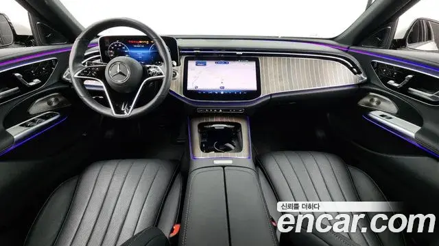 Mercedes-Benz E-Class 2025 — Photo 3/20