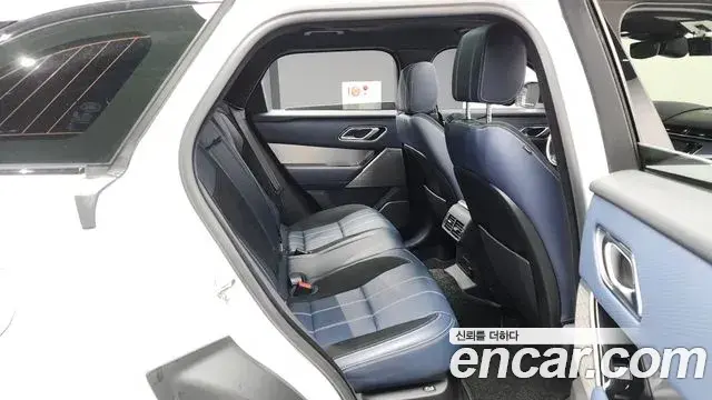Land Rover Range Rover Velar 2019 — Photo 10/20