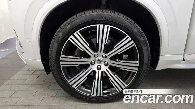 Volvo XC90 2022 — Photo 12/20