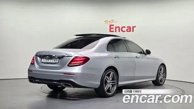 Mercedes-Benz E-Class 2020 — Фото 2/20