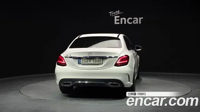 Mercedes-Benz C-Class 2021 — ფოტო 8/20