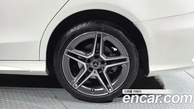 Mercedes-Benz C-Class 2021 — ფოტო 5/20