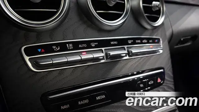 Mercedes-Benz C-Class 2021 — ფოტო 18/20