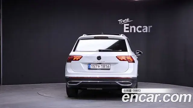 Volkswagen Tiguan 2021 — Şəkil 16/20