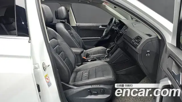 Volkswagen Tiguan 2021 — Şəkil 12/20