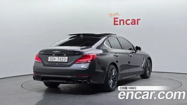 Genesis G70 2018 — Photo 10/20