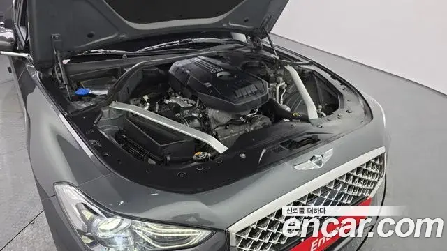 Genesis G70 2018 — Photo 1/20