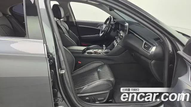 Genesis G70 2018 — Photo 19/20