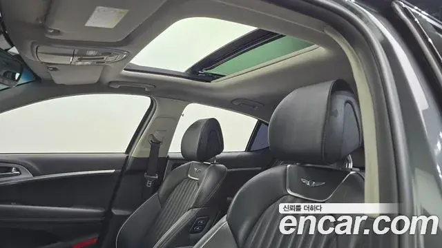 Genesis G70 2018 — Photo 4/20