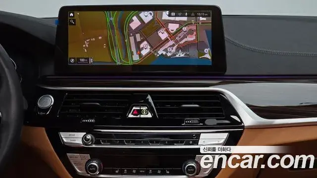 BMW 5 Series 2023 — Фото 14/20